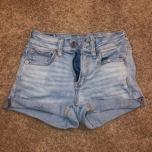 AMERICAN EAGLE SHORT SHORTS HIGH RISE